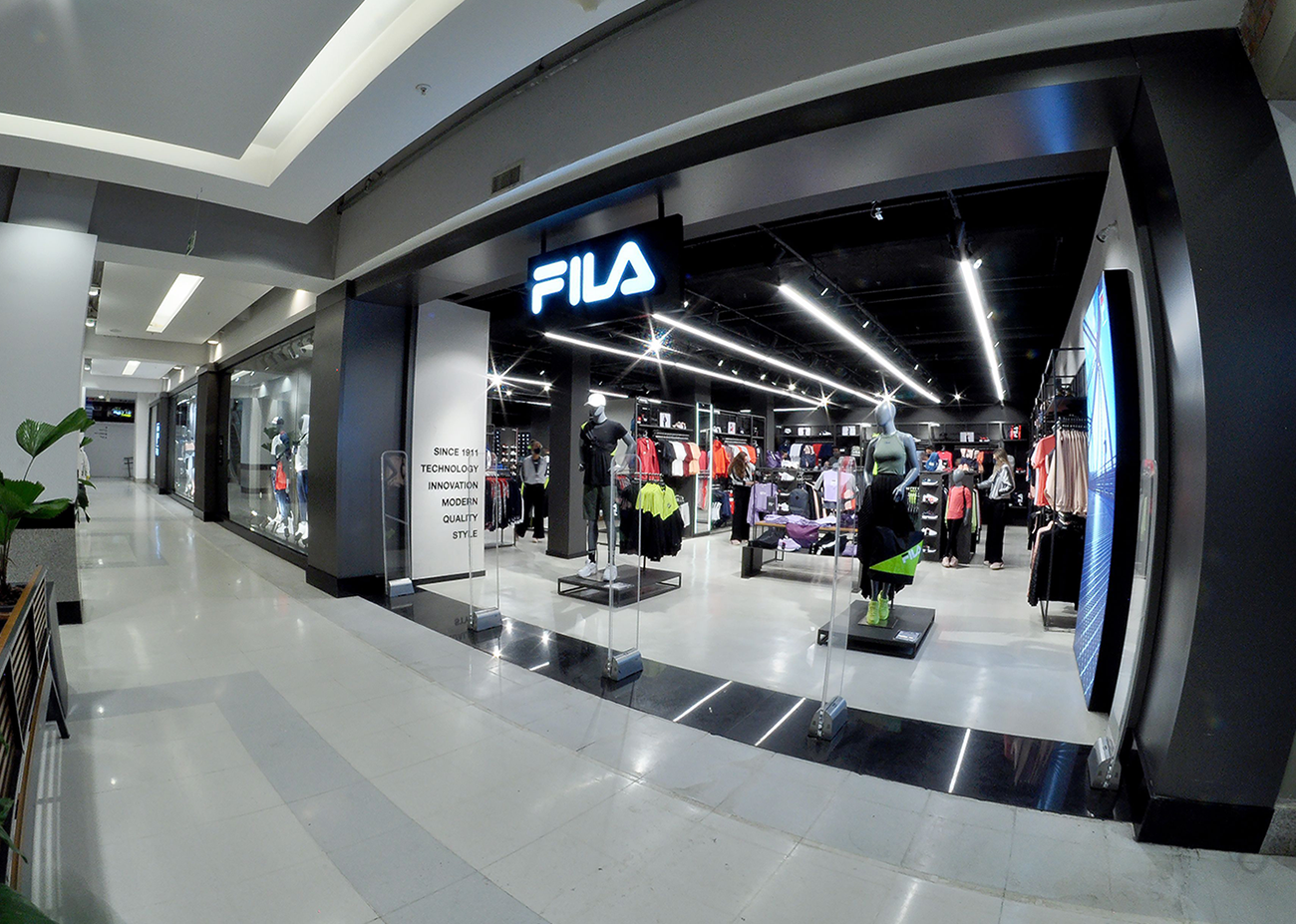 borst Spanje Mier FILA inaugura mais duas outlets e chega a 14 lojas no Brasil voltadas à  moda e ao universo dos esportes